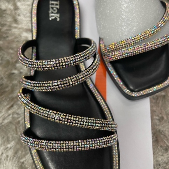 H2K Black with bling flip flop shoe - Picture 4 of 9